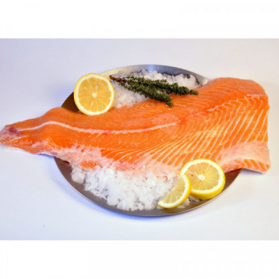 Losos norský, filet s kůží, čerstvý VAC (kus cca 0,5kg) Losos norský, filet s kůží, čerstvý VAC (kus cca 0,5kg)