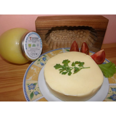 Bio máslo čerstvé Melcherovi (kus cca 300g) Bio máslo čerstvé Melcherovi (kus cca 300g)